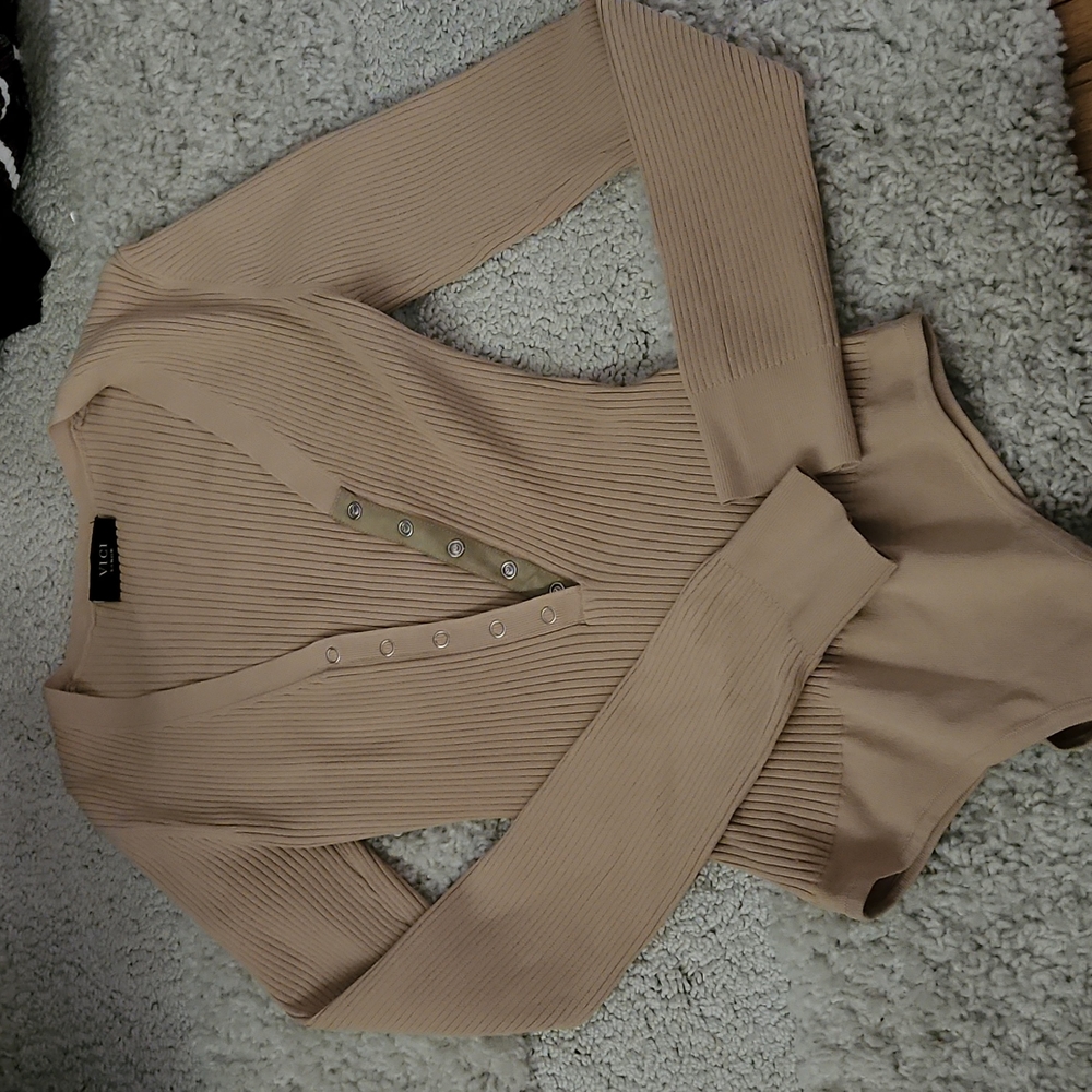 Nude long-sleeved bodysuit